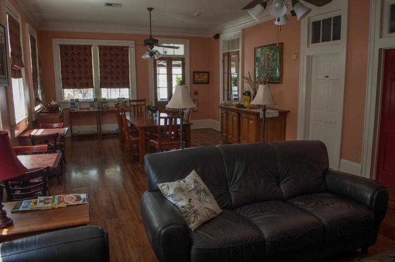 Elysian Fields Bed & Breakfast 3*