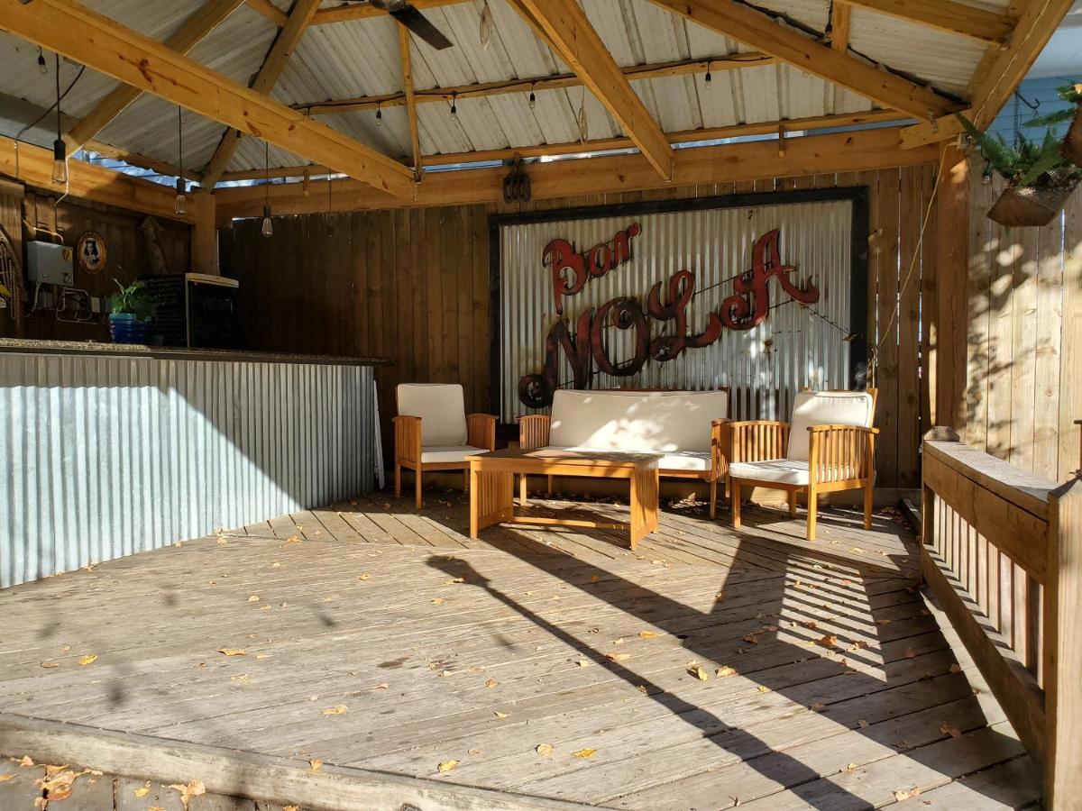 Macarty House, A Bohemian With Pool And Bar *