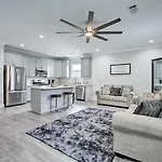 Modern New Orleans Getaway Central Location!