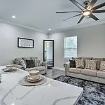 Modern New Orleans Getaway Central Location!