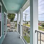 Modern New Orleans Getaway Central Location!