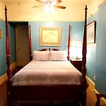 Lion\'S Inn Bed And Breakfast