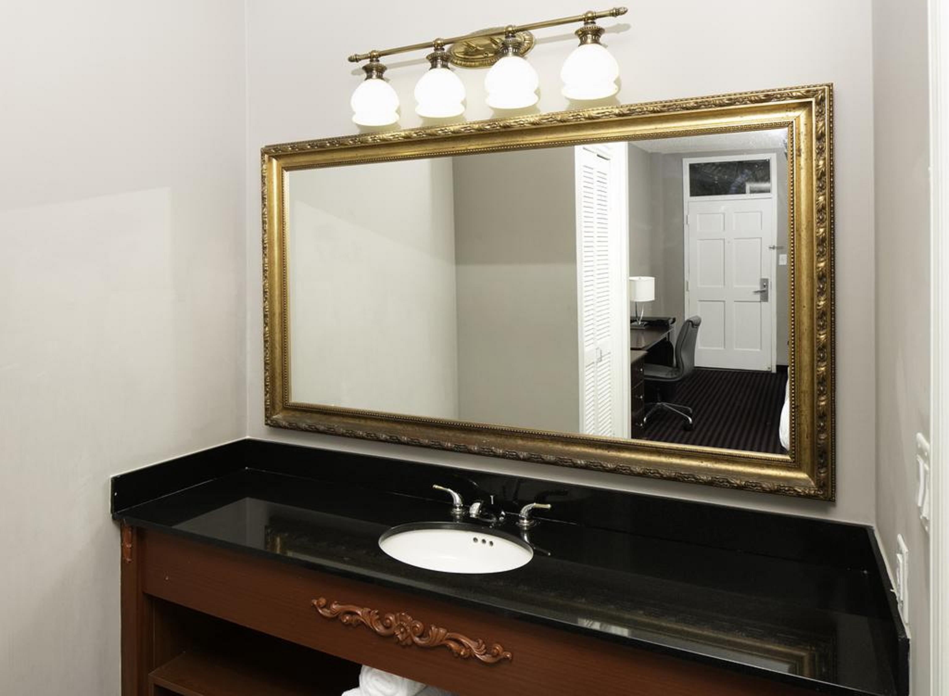 Maison Saint Charles New Orleans
