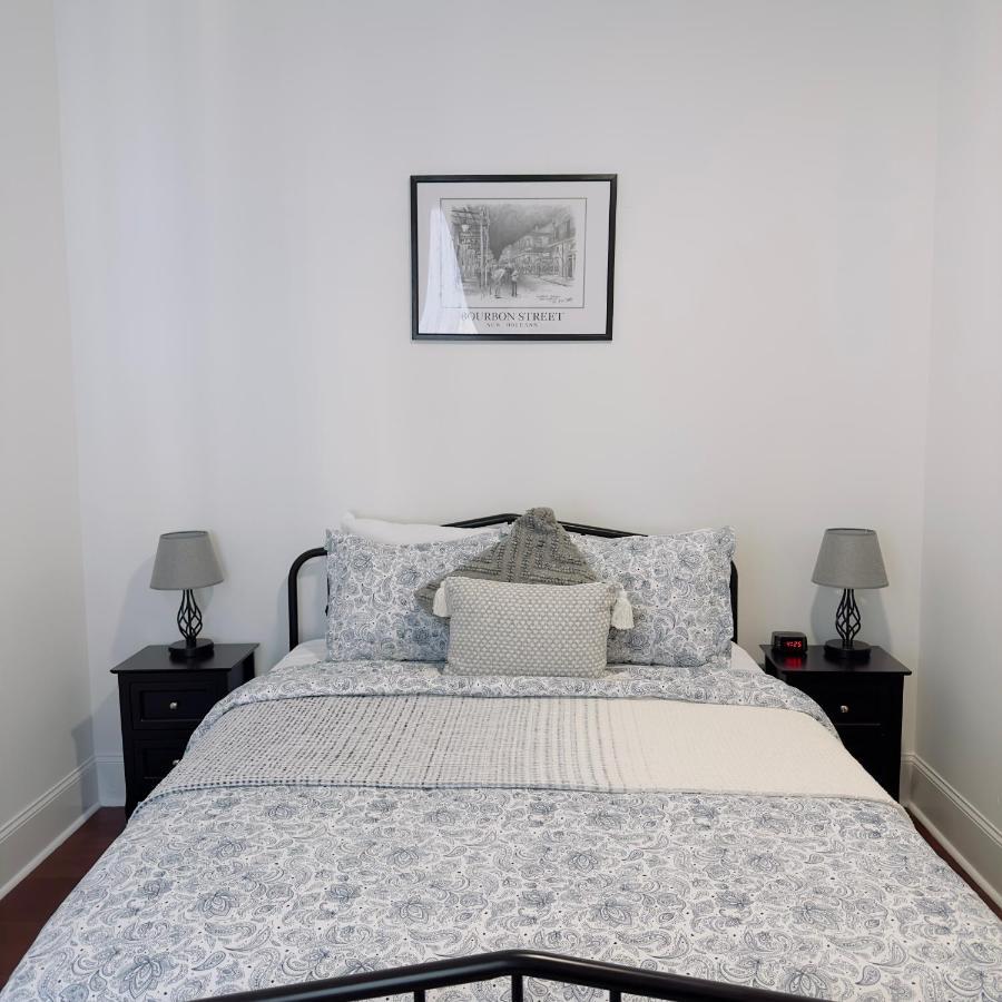 The Historic Bourbon Walk To French Quarter Guest house *