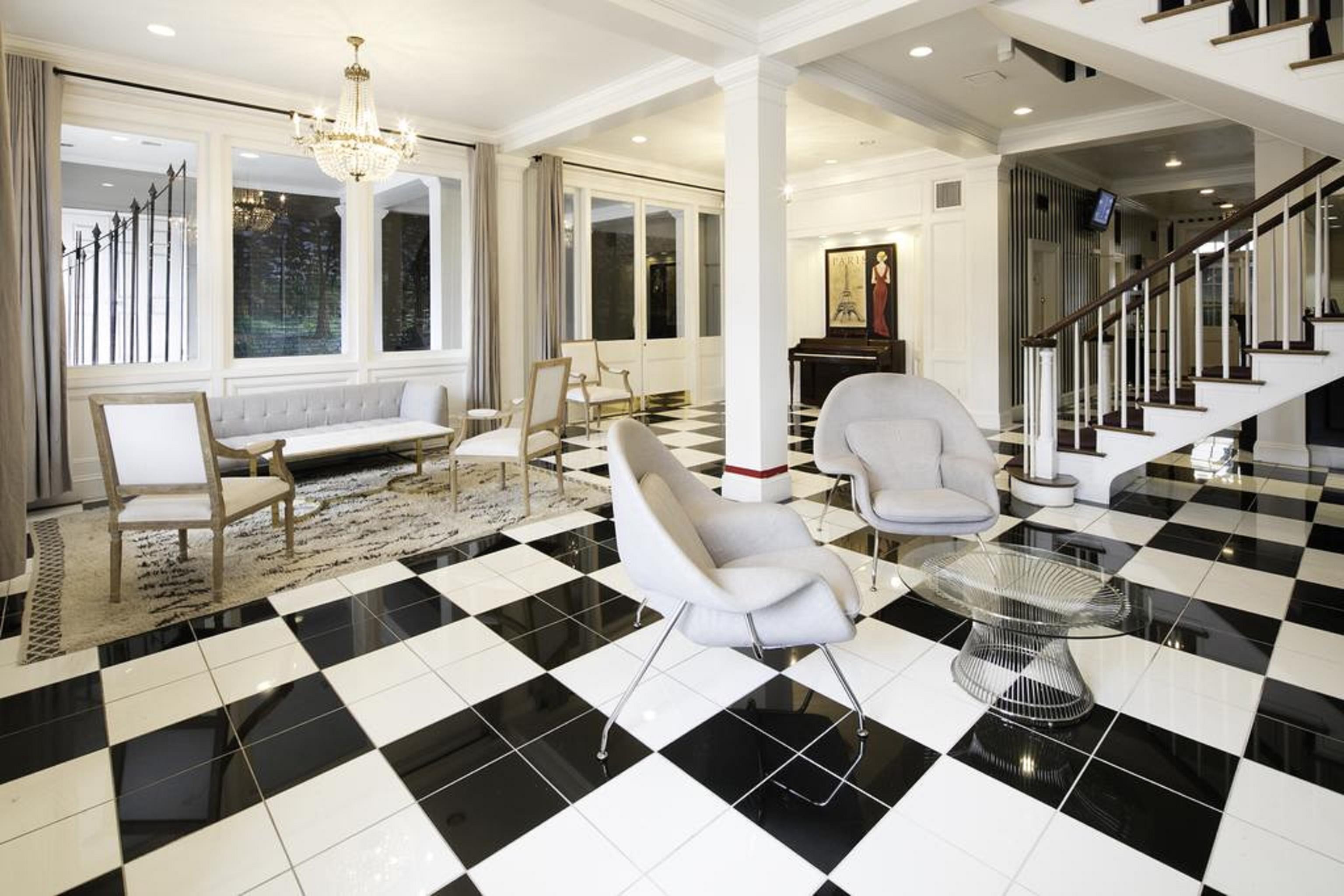 Maison Saint Charles 3*