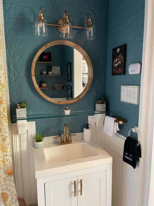 Historic Victorian Near Park Noma Bayou St John Holiday home *