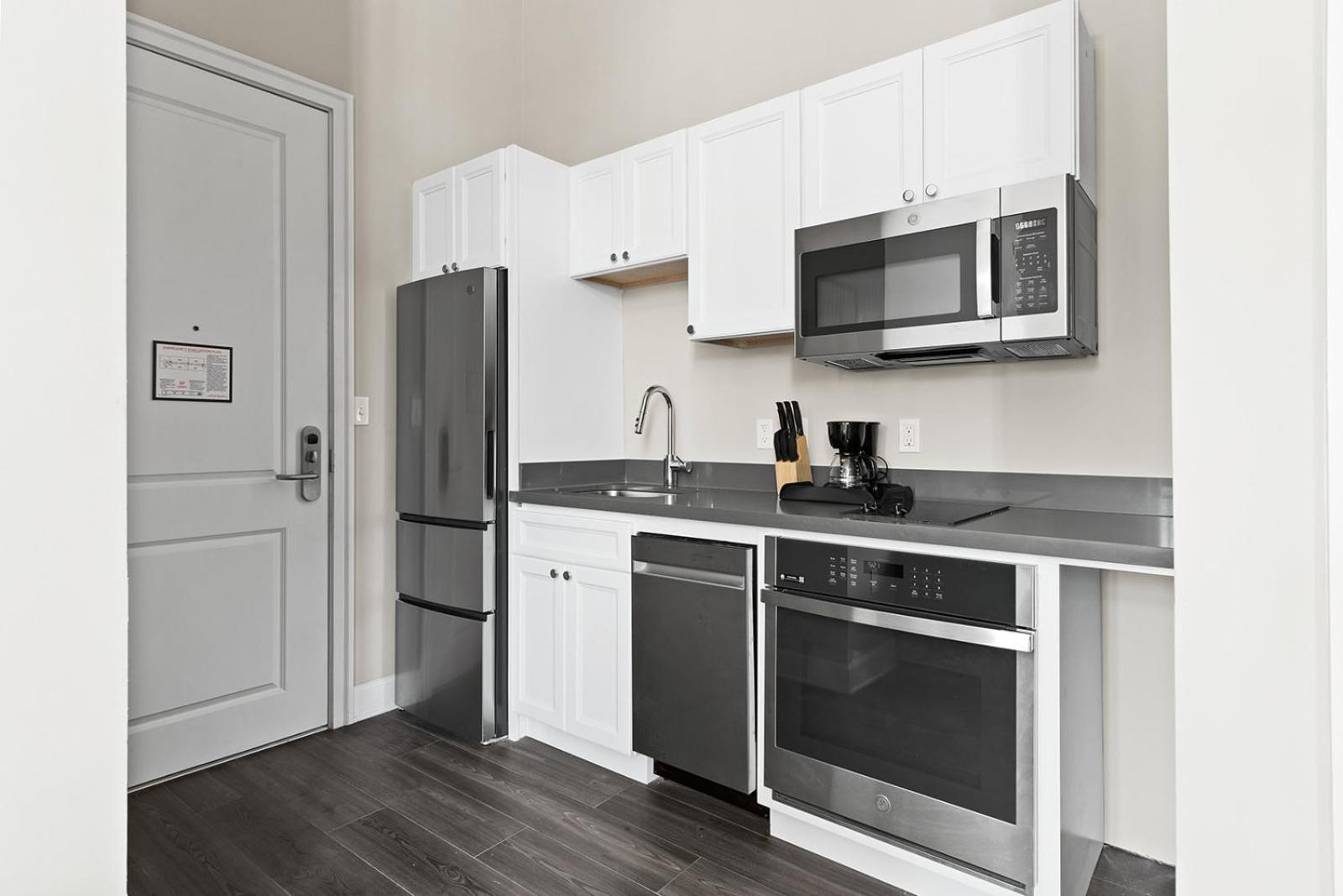 Bywater Aparthotel 3*