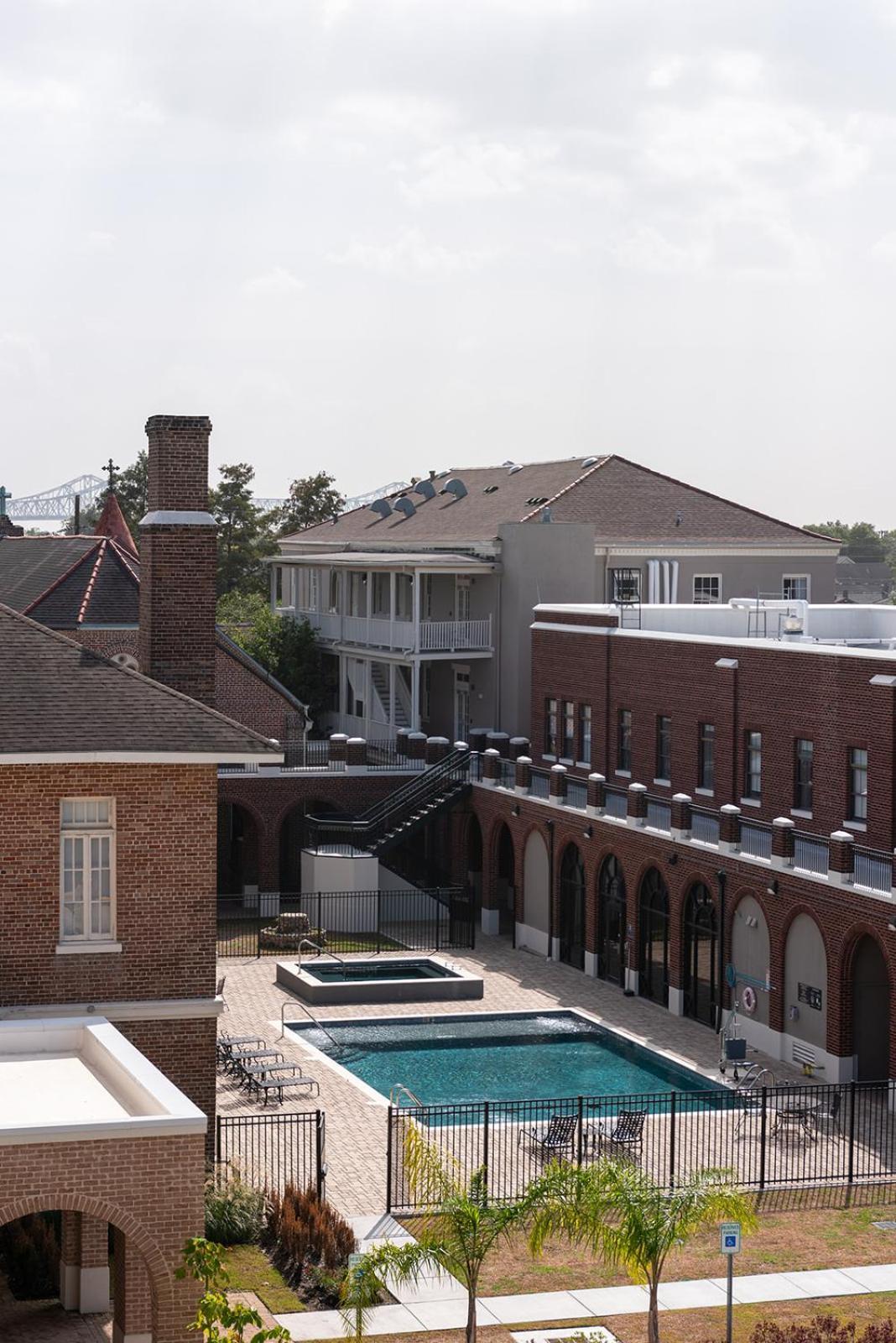 Bywater Aparthotel 3*