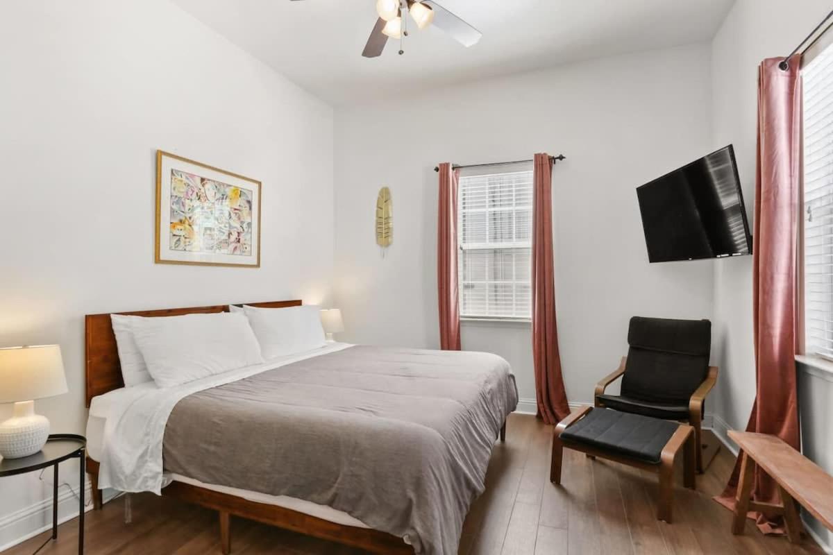 Fabulous Classy And Comfy 3bd 2ba And Parking Apartment
