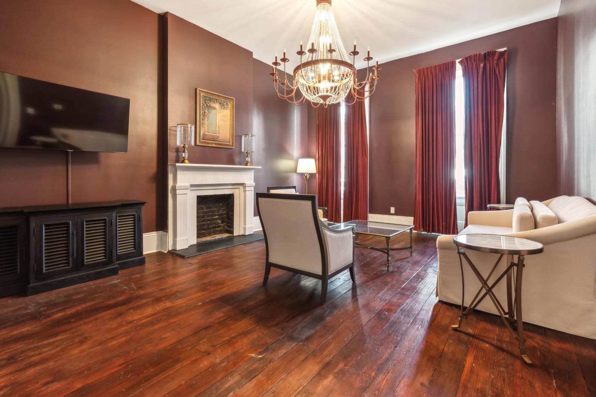 Maison Saint Charles 3*