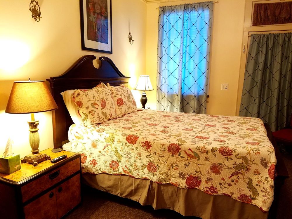 Lion's Hotel New Orleans