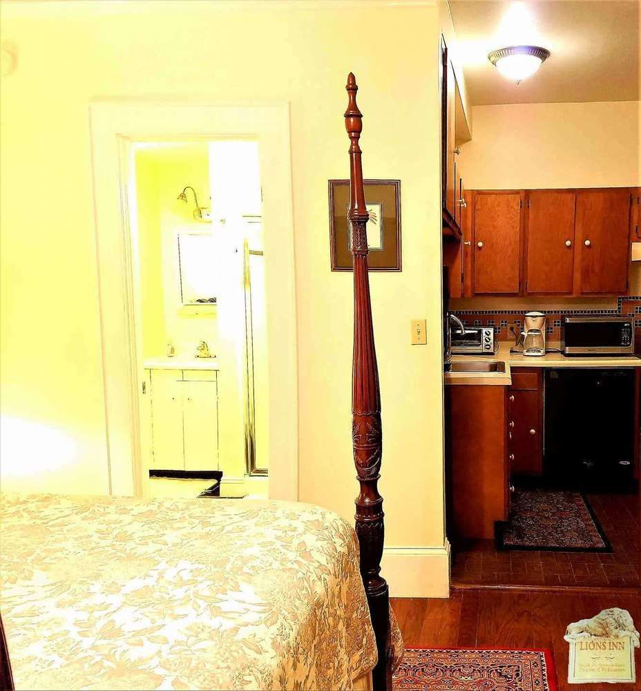 Lion's Hotel New Orleans