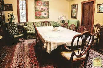 Hotel Lion's 3*