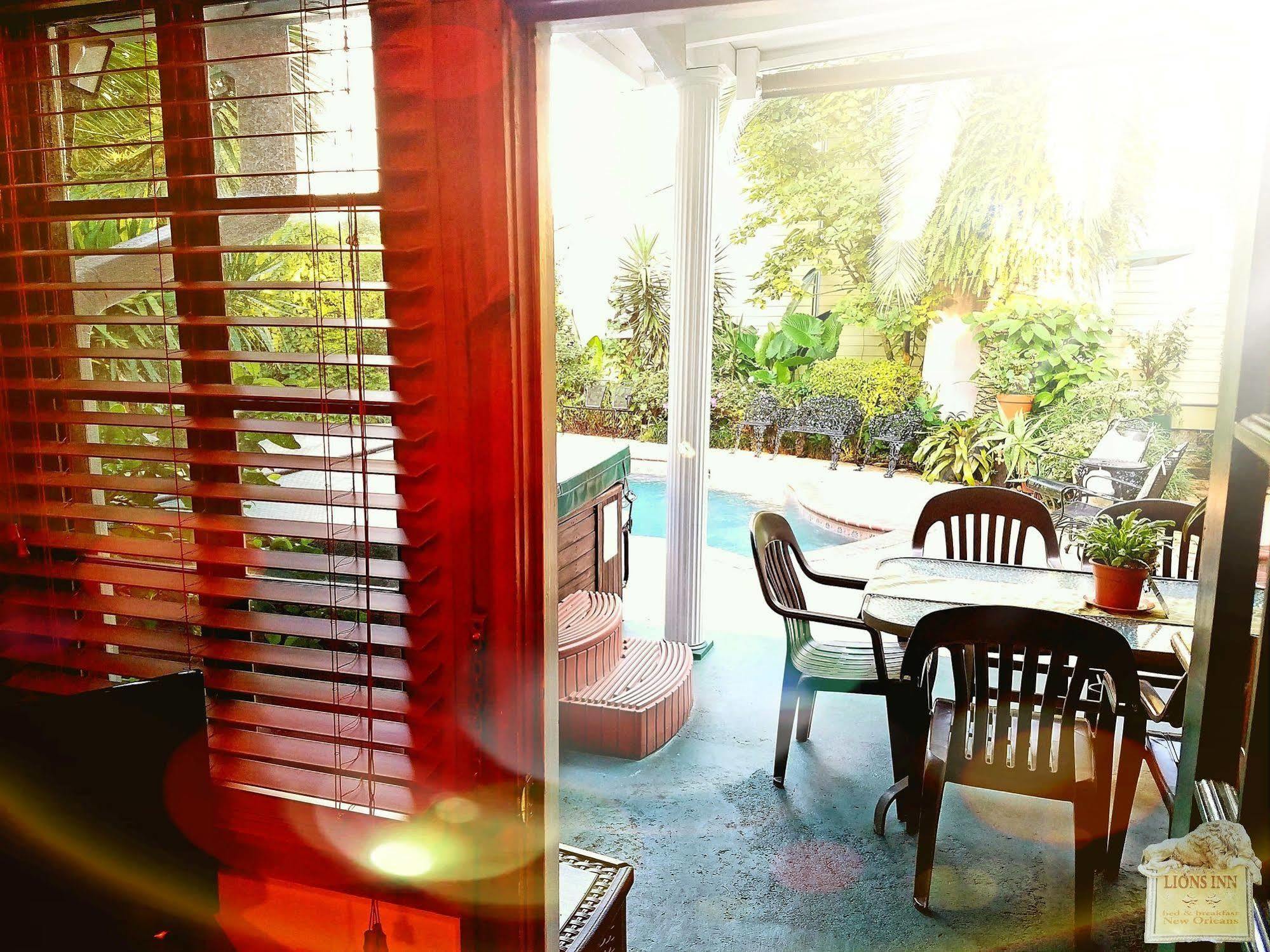 Lion's Hotel