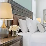 Stunning 4Br-5Br Near Frnch Quarter Homes By Hosteeva