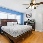 Comfortable Rooms Near All Nola Hot Spots