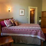 The Lookout Inn