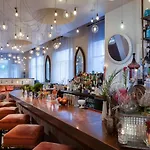 International House Hotel