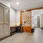 Wyndham Garden Baronne Plaza