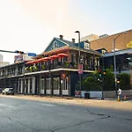 Copper Vine Wine Pub & Inn