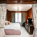 Pontchartrain Hotel St. Charles Avenue