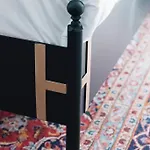 Henry Howard Hotel