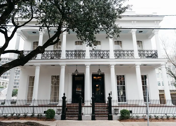 Henry Howard Hotel