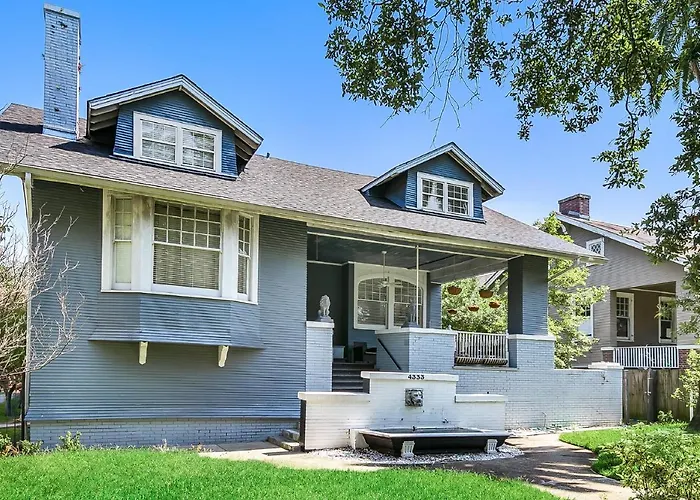 Comfortable Rooms Near All Nola Hot Spots