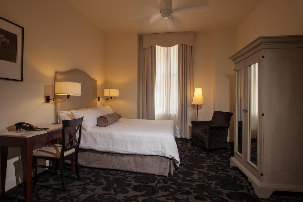 Hotel International House