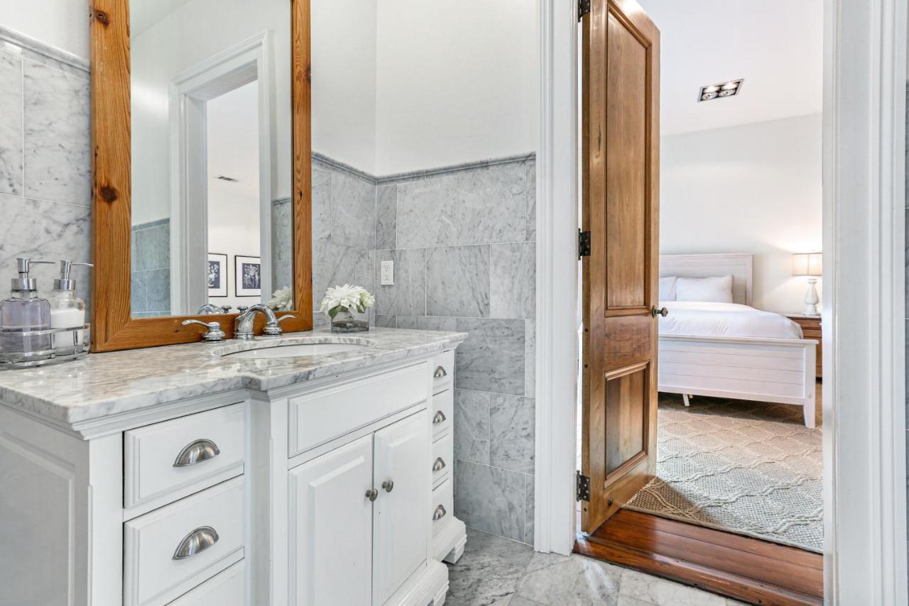 Stunning 5 Bedroom Urban Oasis Downtown Nola