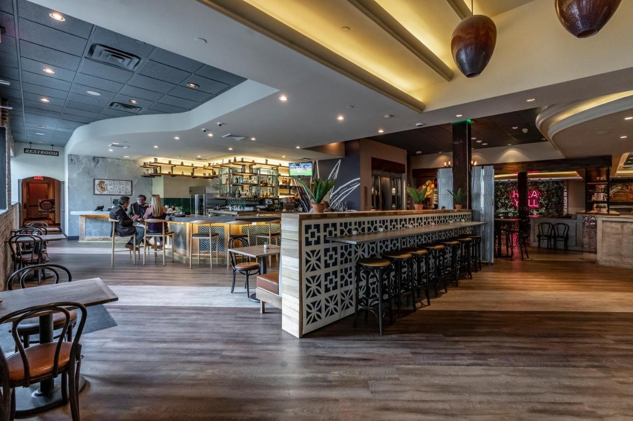 St Charles Coach House, Ascend Collection Hotel 3*