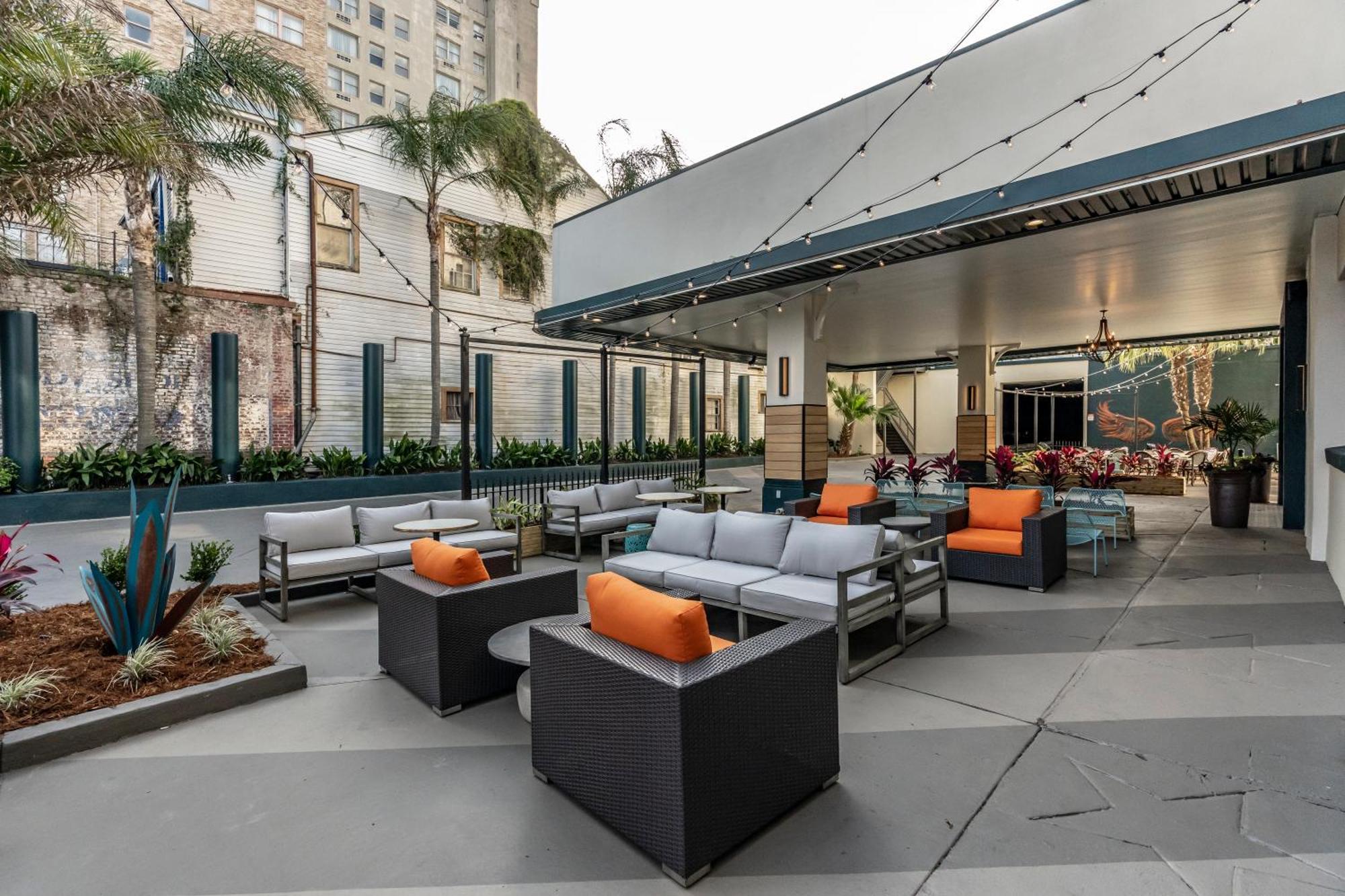 St Charles Coach House, Ascend Collection Hotel 3*