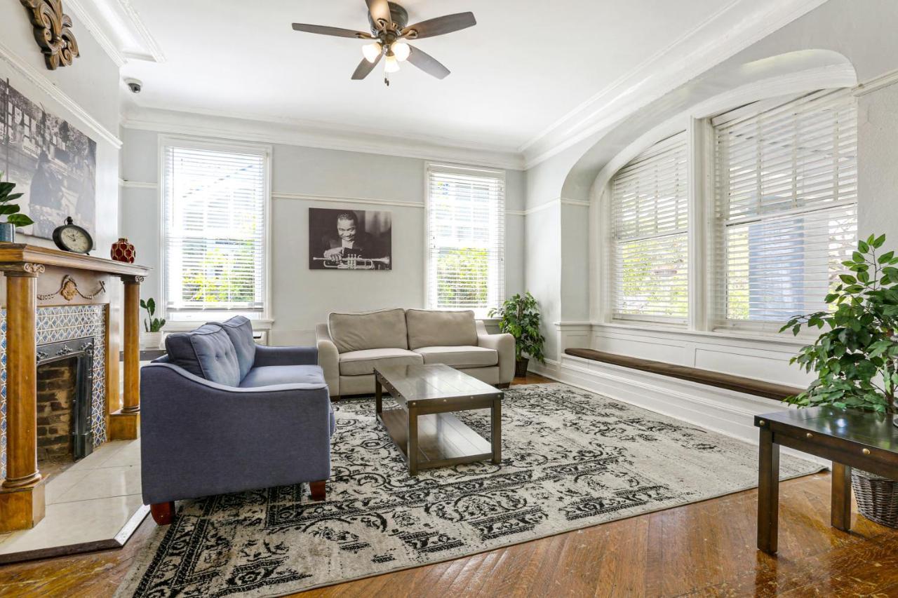 Apartment Comfortable Rooms Near All Nola Hot Spots *