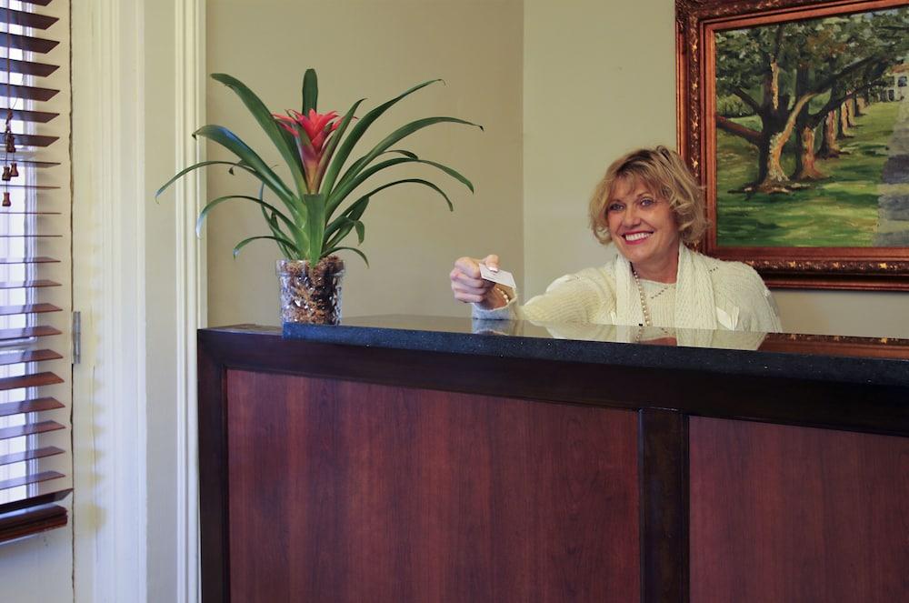 Inn On St. Peter, A French Quarter 3*