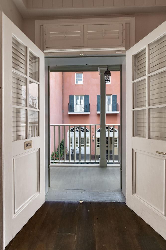 Hotel Dauphine Orleans 3*