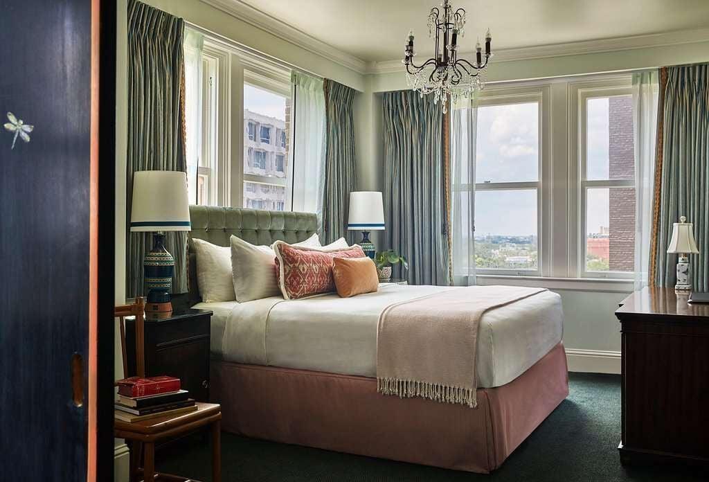 Hotel Pontchartrain St. Charles Avenue