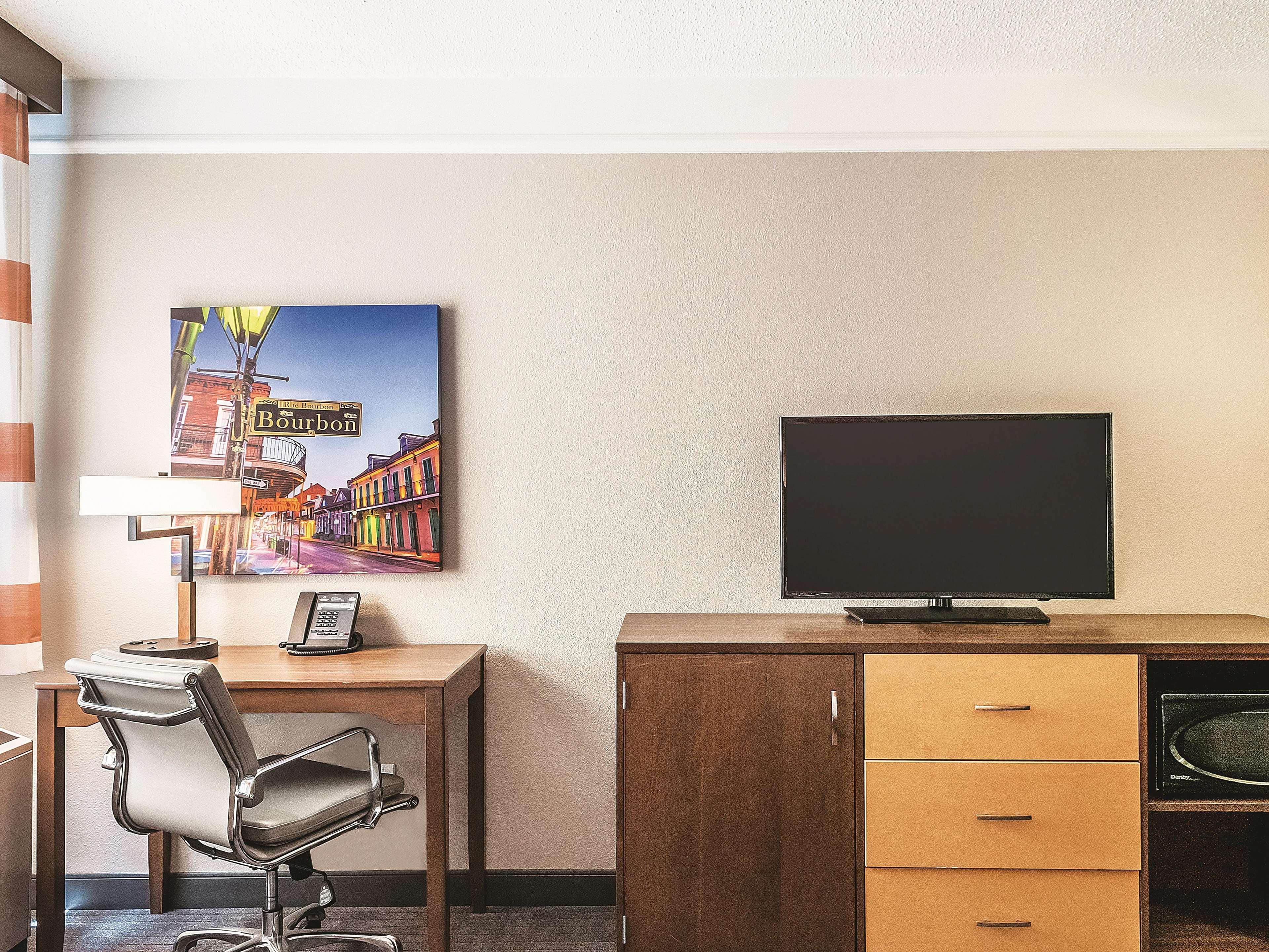 La Quinta By Wyndham Downtown Hotel