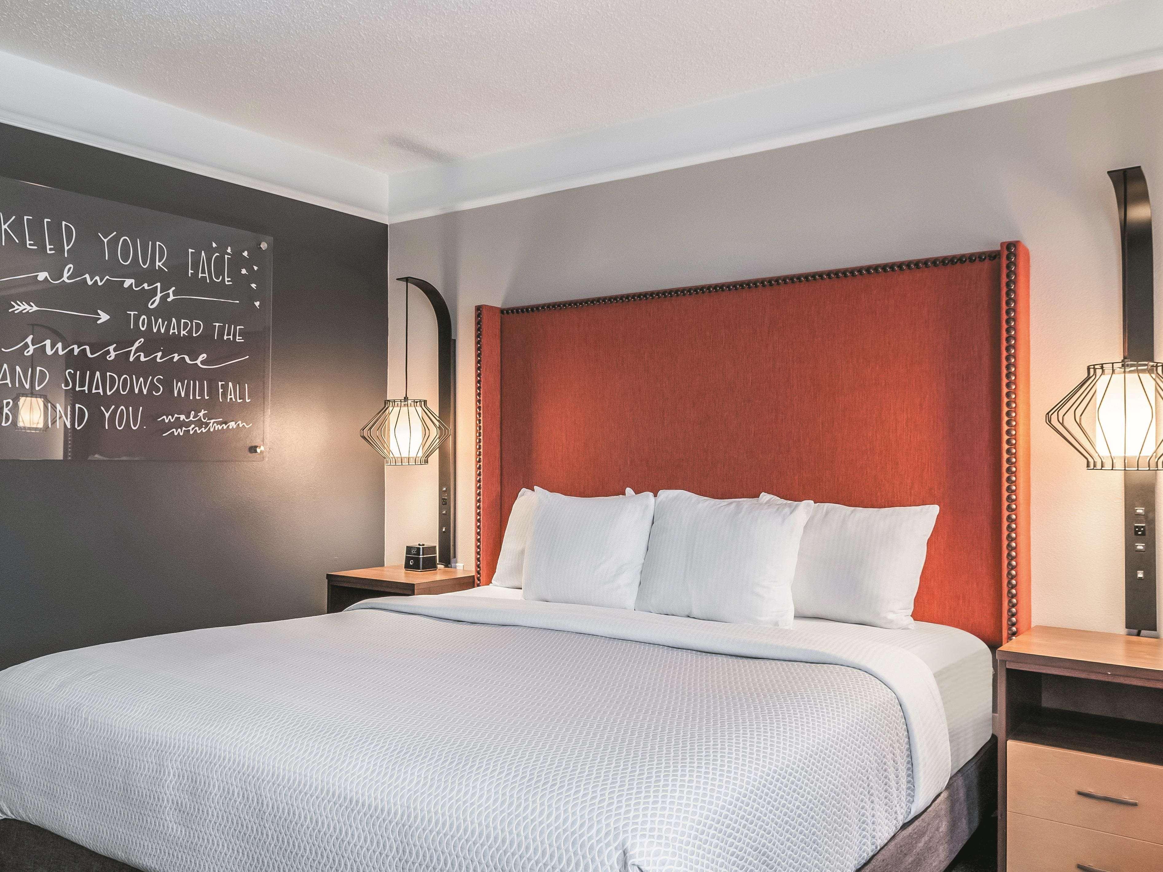 La Quinta By Wyndham Downtown Hotel New Orleans