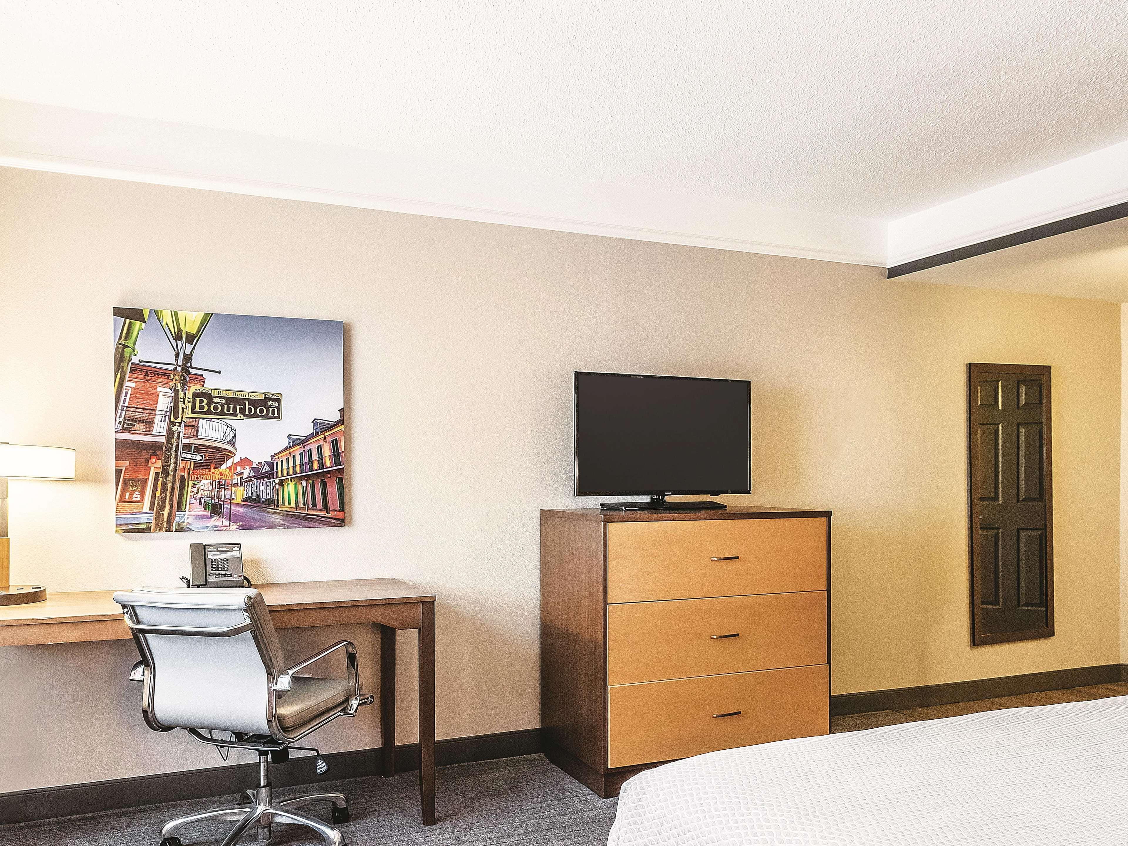 La Quinta By Wyndham Downtown Hotel