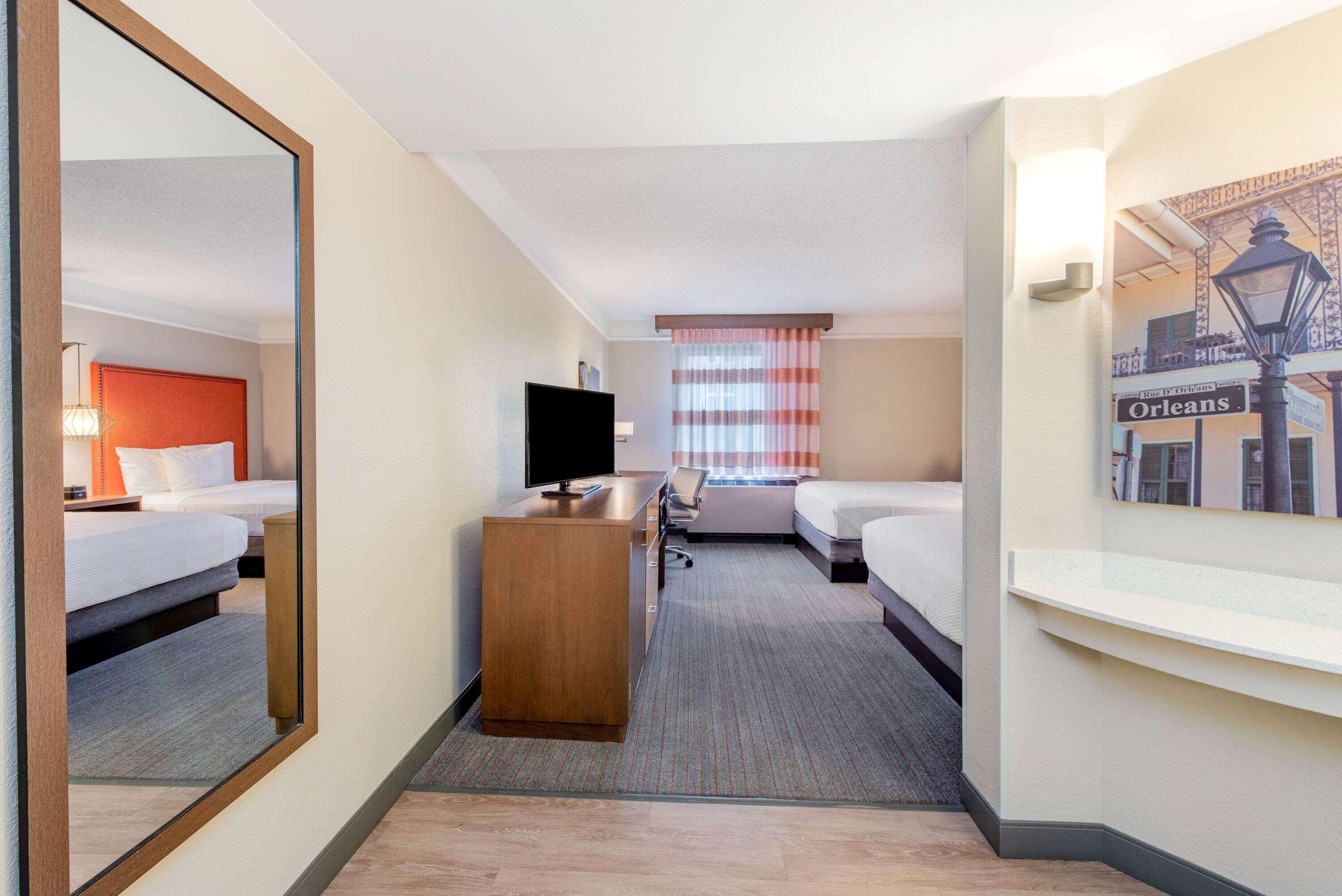 La Quinta By Wyndham Downtown Hotel