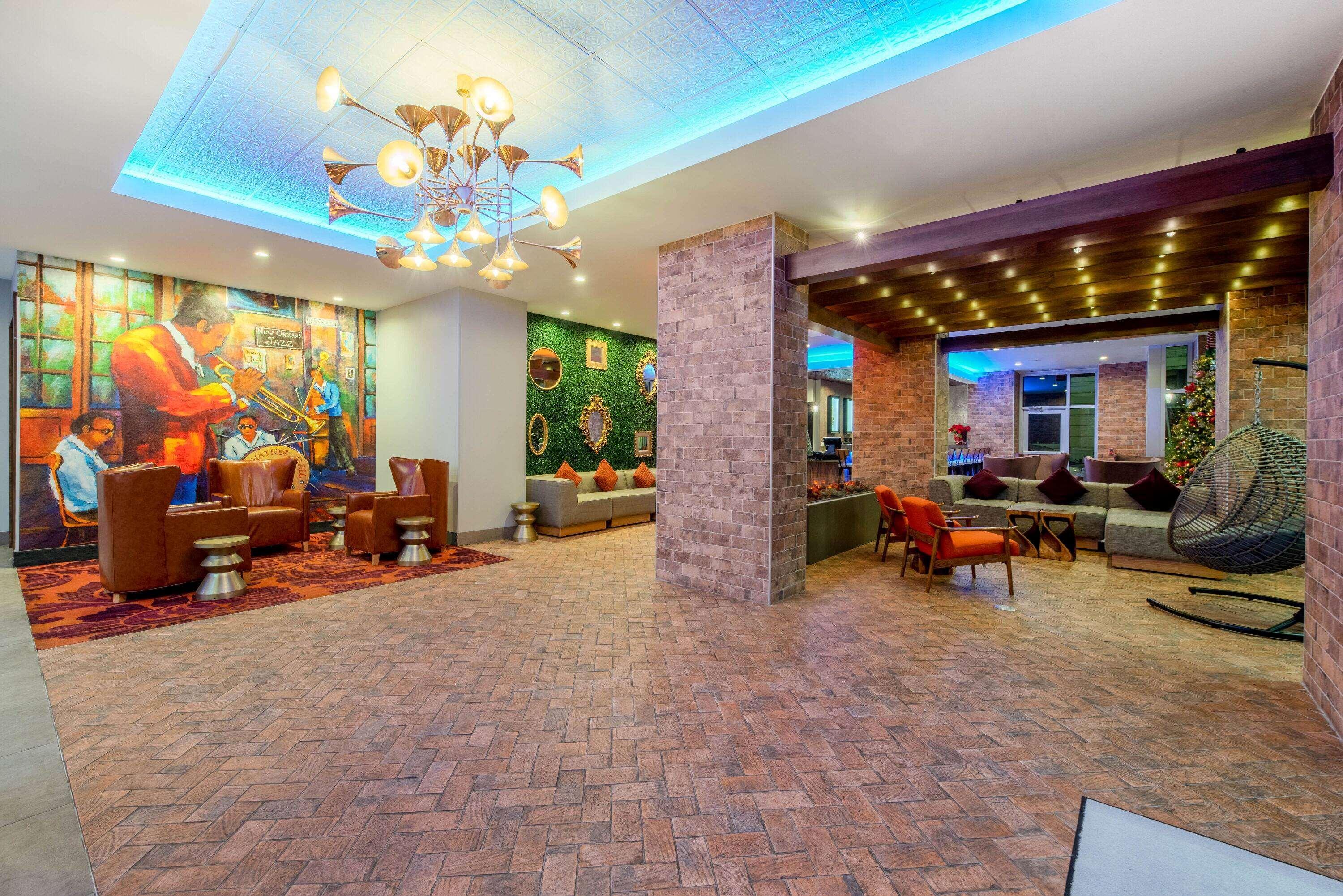 La Quinta By Wyndham Downtown Hotel