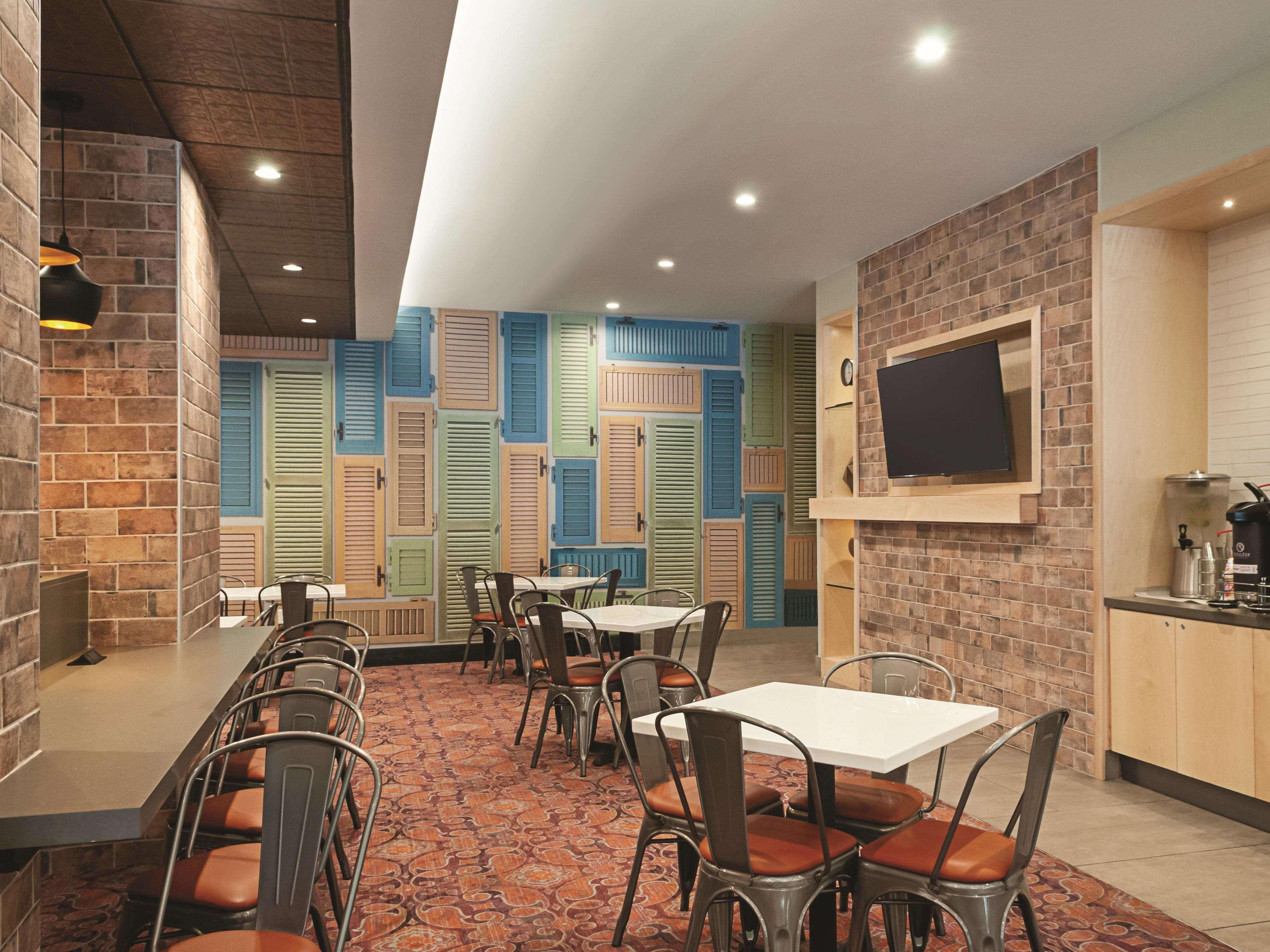 La Quinta By Wyndham Downtown Hotel