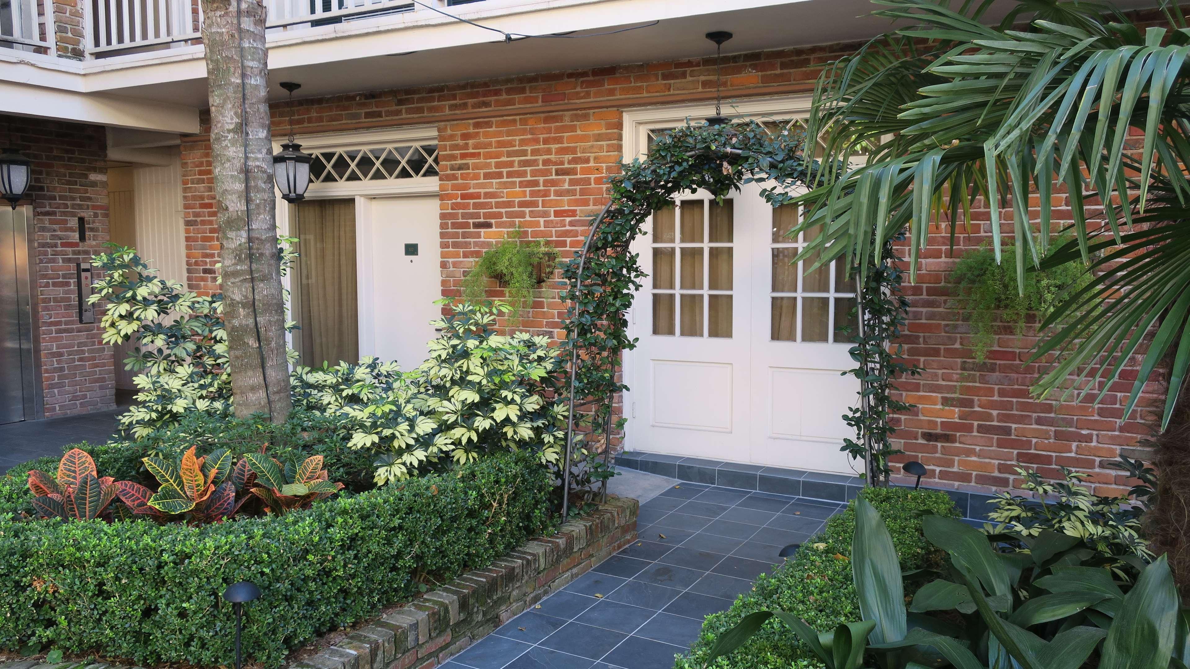 Western French Quarter Courtyard Hotel