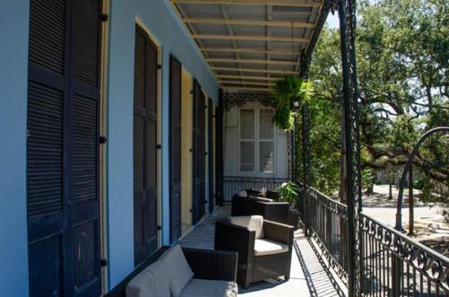 Jean Lafitte House Hotel