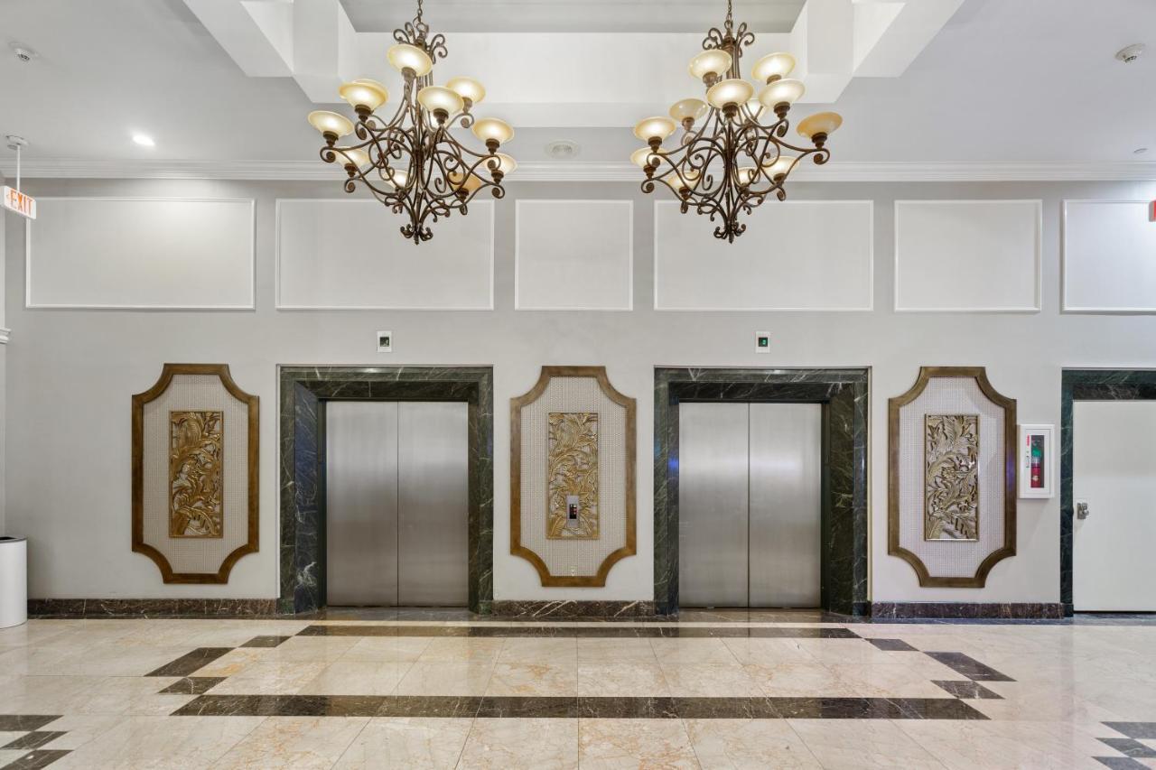 Wyndham Garden Baronne Plaza Hotel 3*