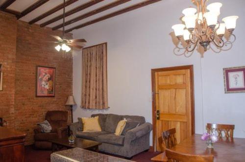 Hotel Jean Lafitte House New Orleans