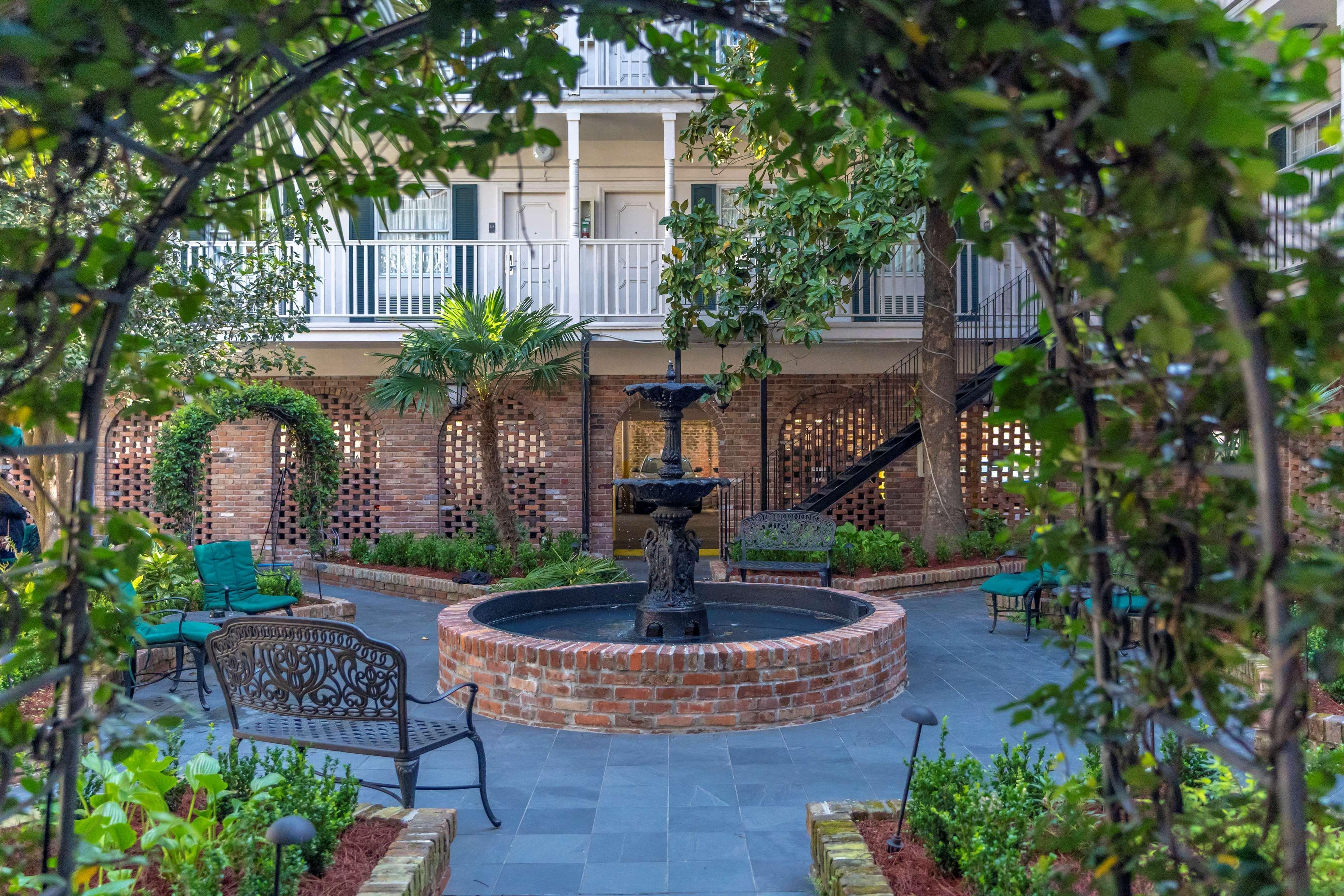 Hotel Western French Quarter Courtyard