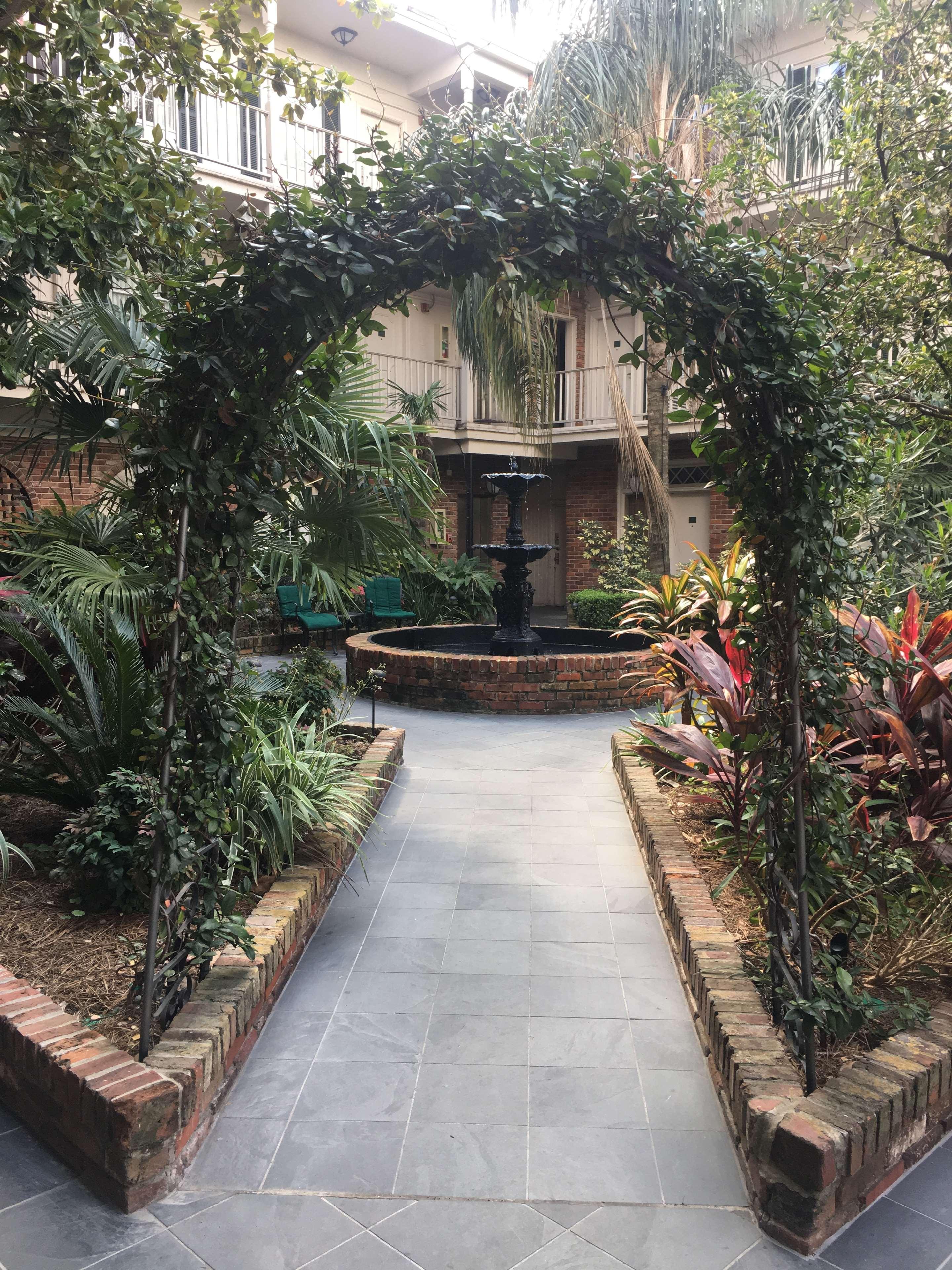 Western French Quarter Courtyard 4*