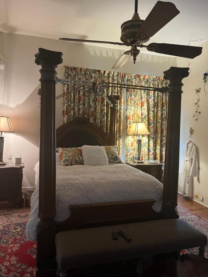 The Happy Place #1 Bed & Breakfast New Orleans