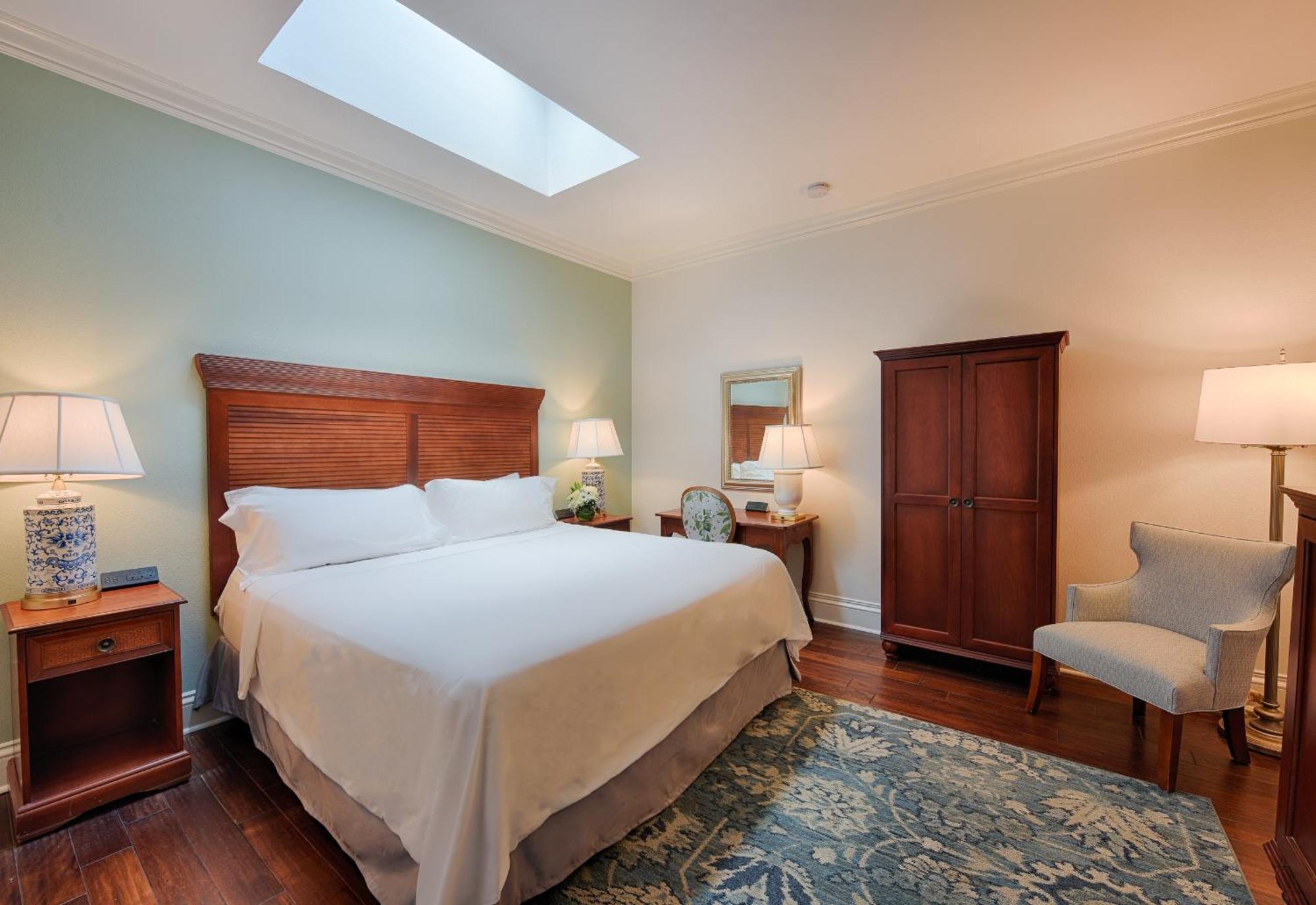 Hotel Voco St By Ihg 4*